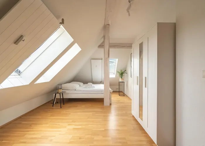 Schloss - An Der Uni - Klinik *