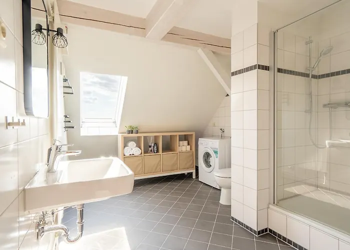 Schloss - An Der Uni - Klinik Apartment *