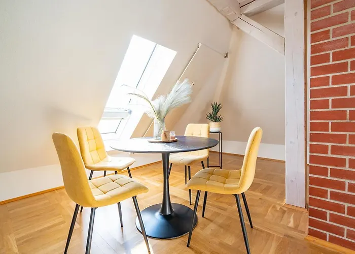 Schloss - An Der Uni - Klinik Apartment *