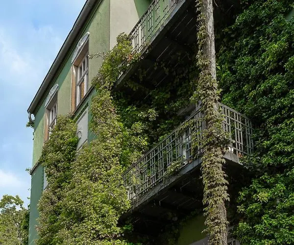 Schloss - An Der Uni - Klinik Apartment *